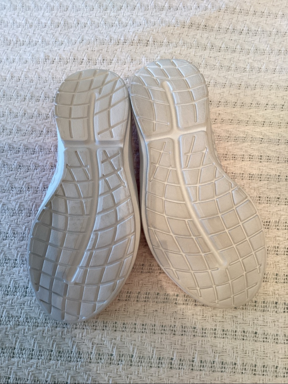 OOFOS oomega eezee low canvas slip-on Neon Berry size 9 - Picture 7 of 7